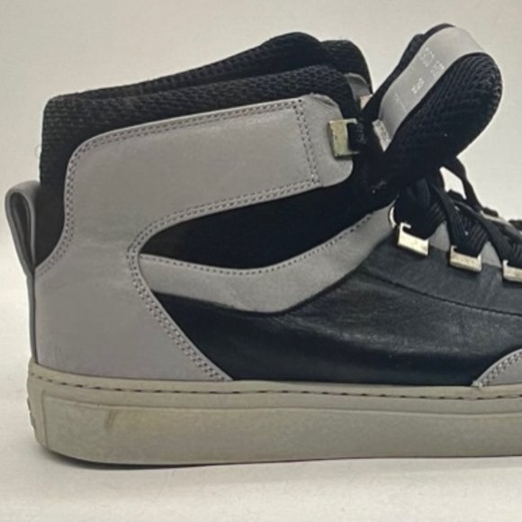 VERSACE  Collection Leather Sneakers - Unisex 39 - Women's 8.5  Men's 7 - Picture 5 of 8